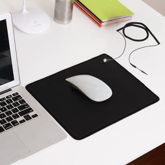 Grounding mouse pad for anti-static and wellness