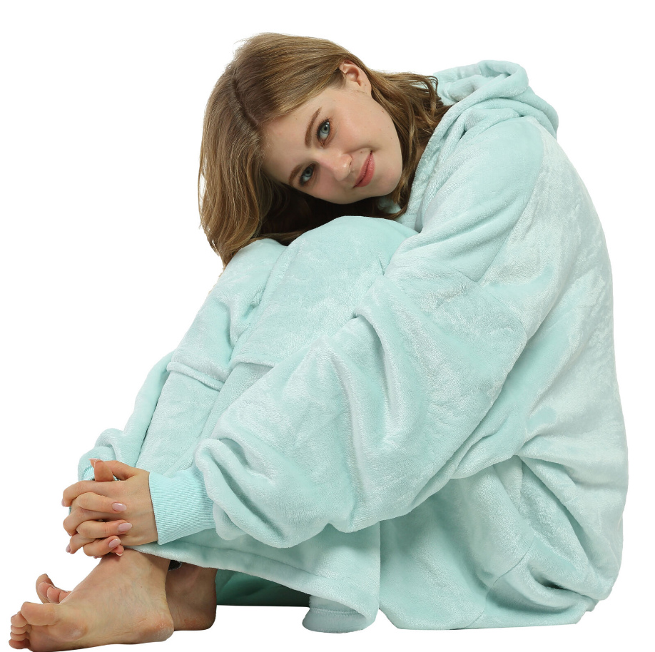 Oversized Winter Hoodie Blanket