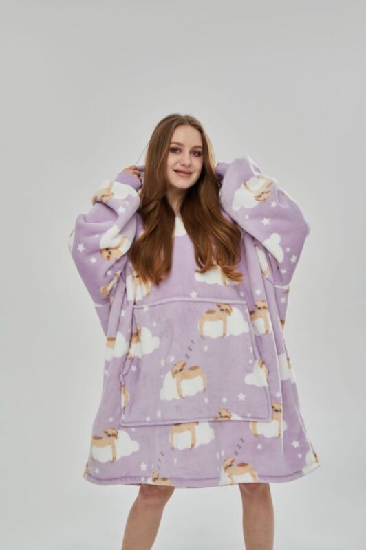 Oversized Winter Hoodie Blanket