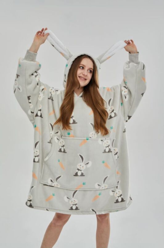 Oversized Winter Hoodie Blanket